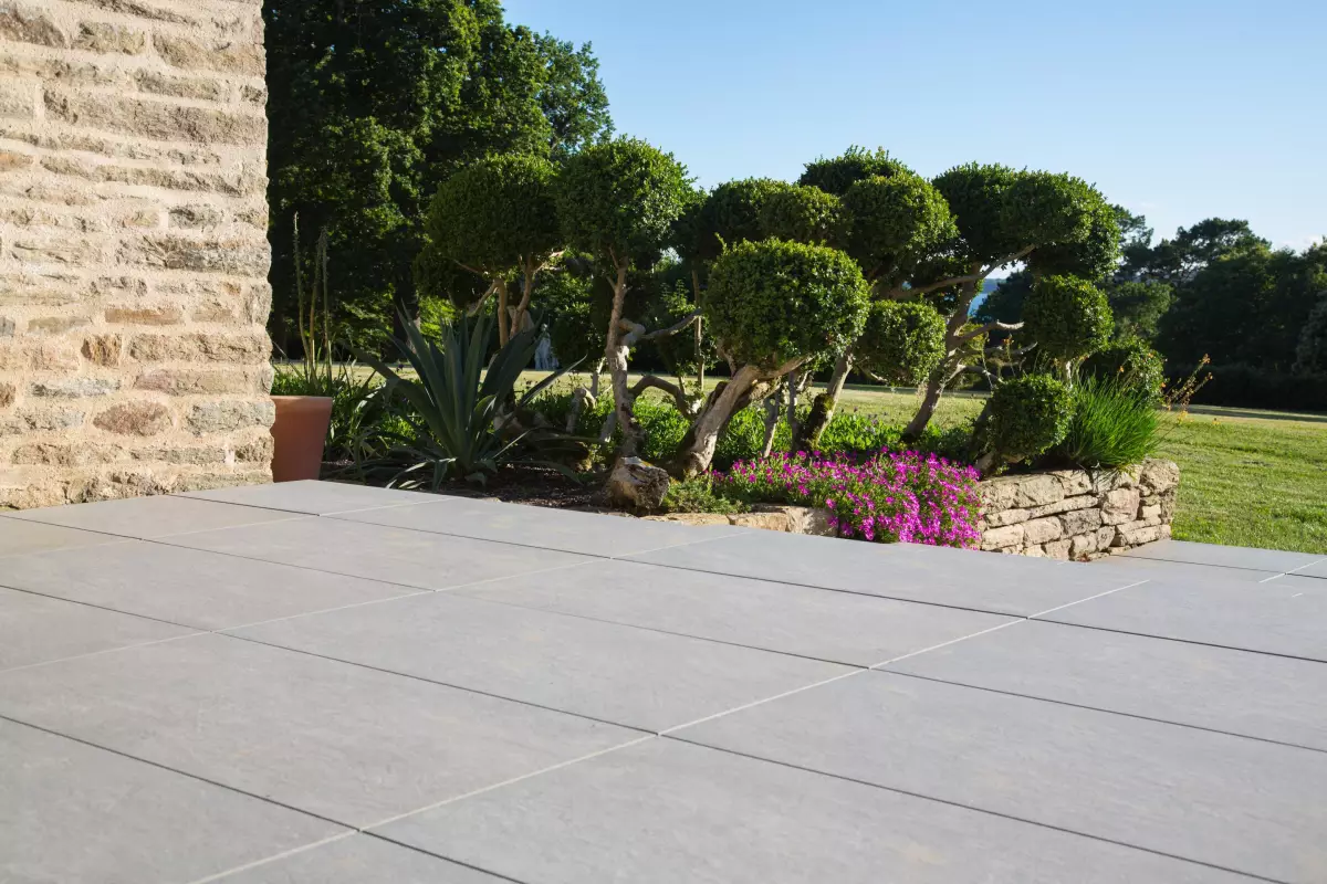 Pose de dalles sur plots pour terrasse Liévin